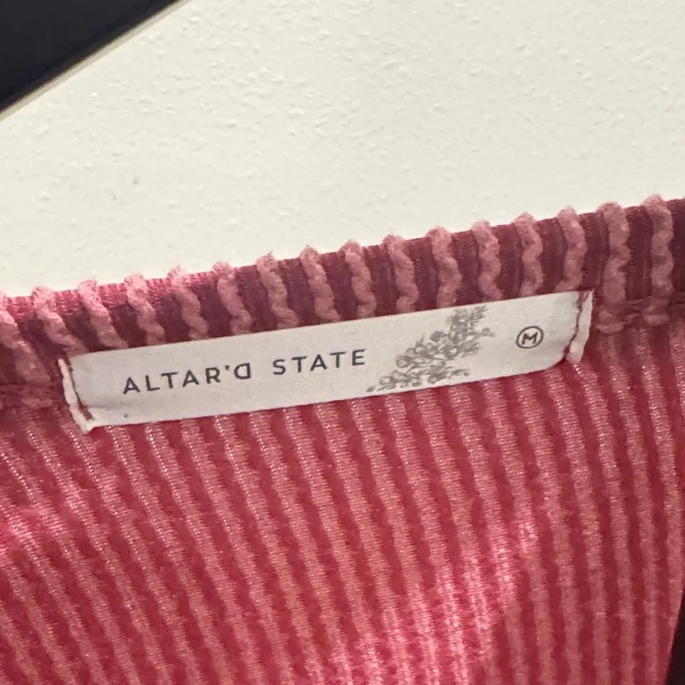 Altar'd State Rose Mauve Ribbed V-Neck Sweater